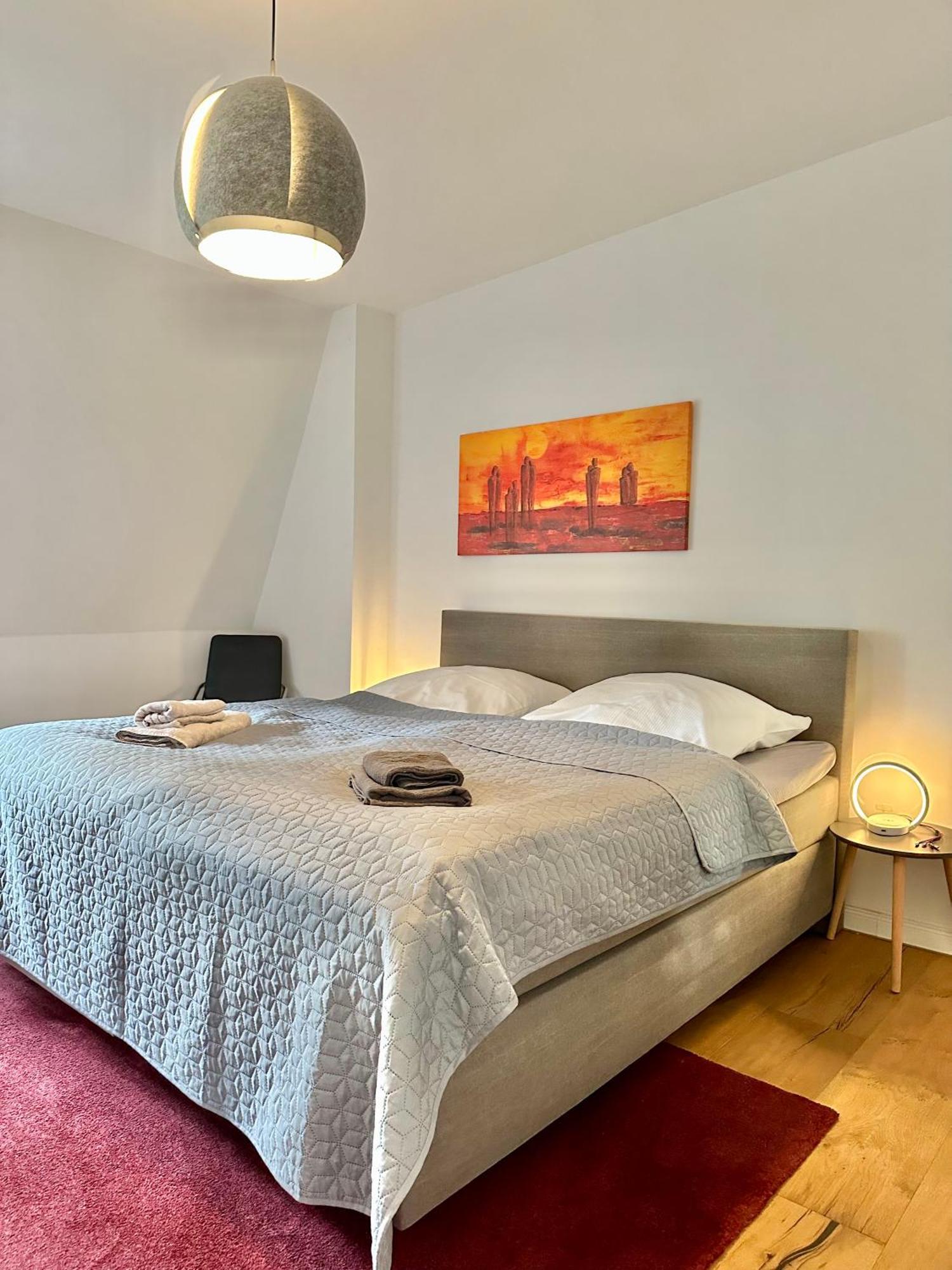4ZKB Moderne Altbauvilla aus 1904 mit 3 Schlafzimmern und 2 Bädern auf 110qm im Zentrum am Waffenplatz inklusive Parkblick und gratis Parkhausstellplatz Oldenburg Exterior foto
