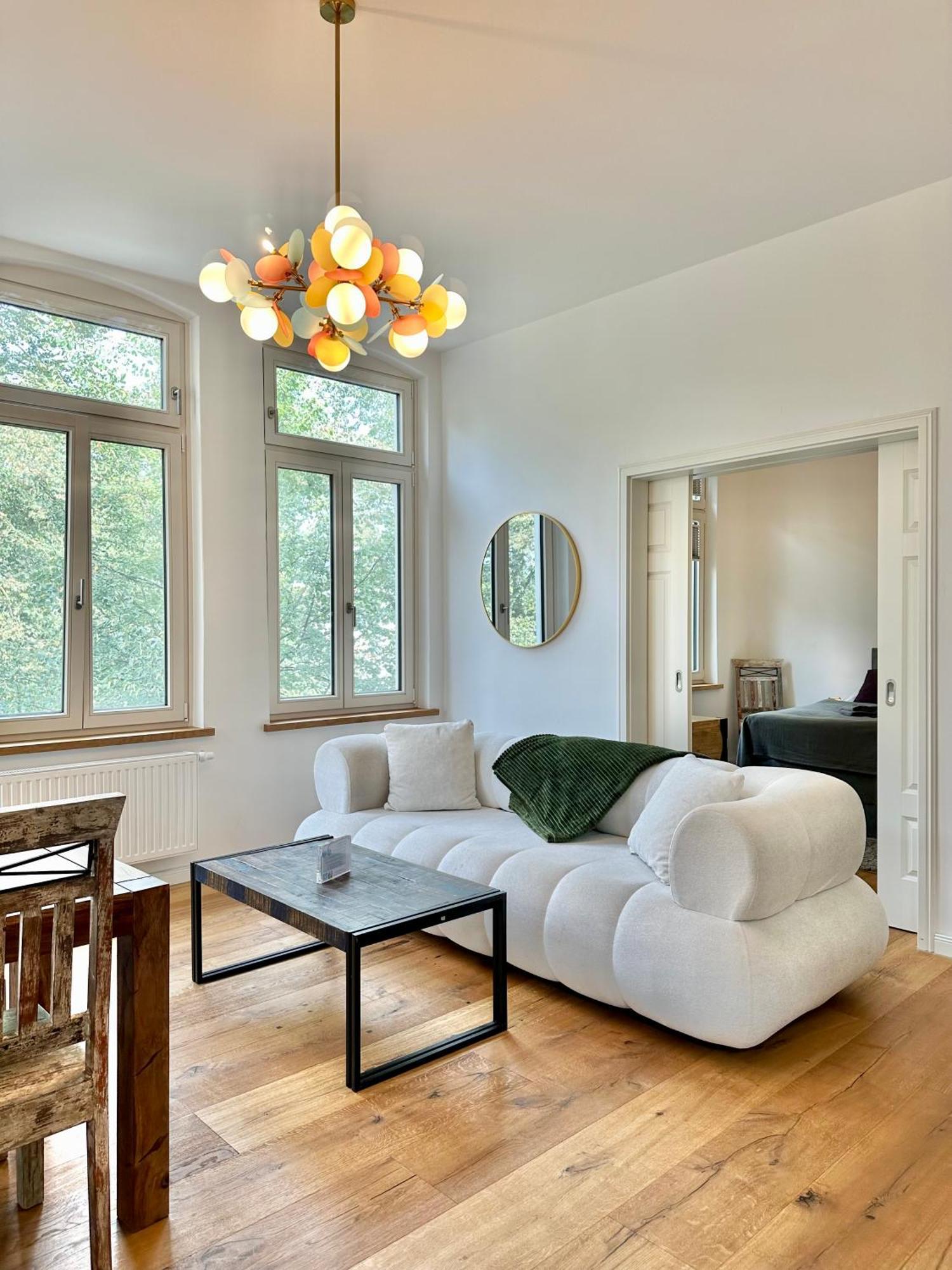 4ZKB Moderne Altbauvilla aus 1904 mit 3 Schlafzimmern und 2 Bädern auf 110qm im Zentrum am Waffenplatz inklusive Parkblick und gratis Parkhausstellplatz Oldenburg Exterior foto